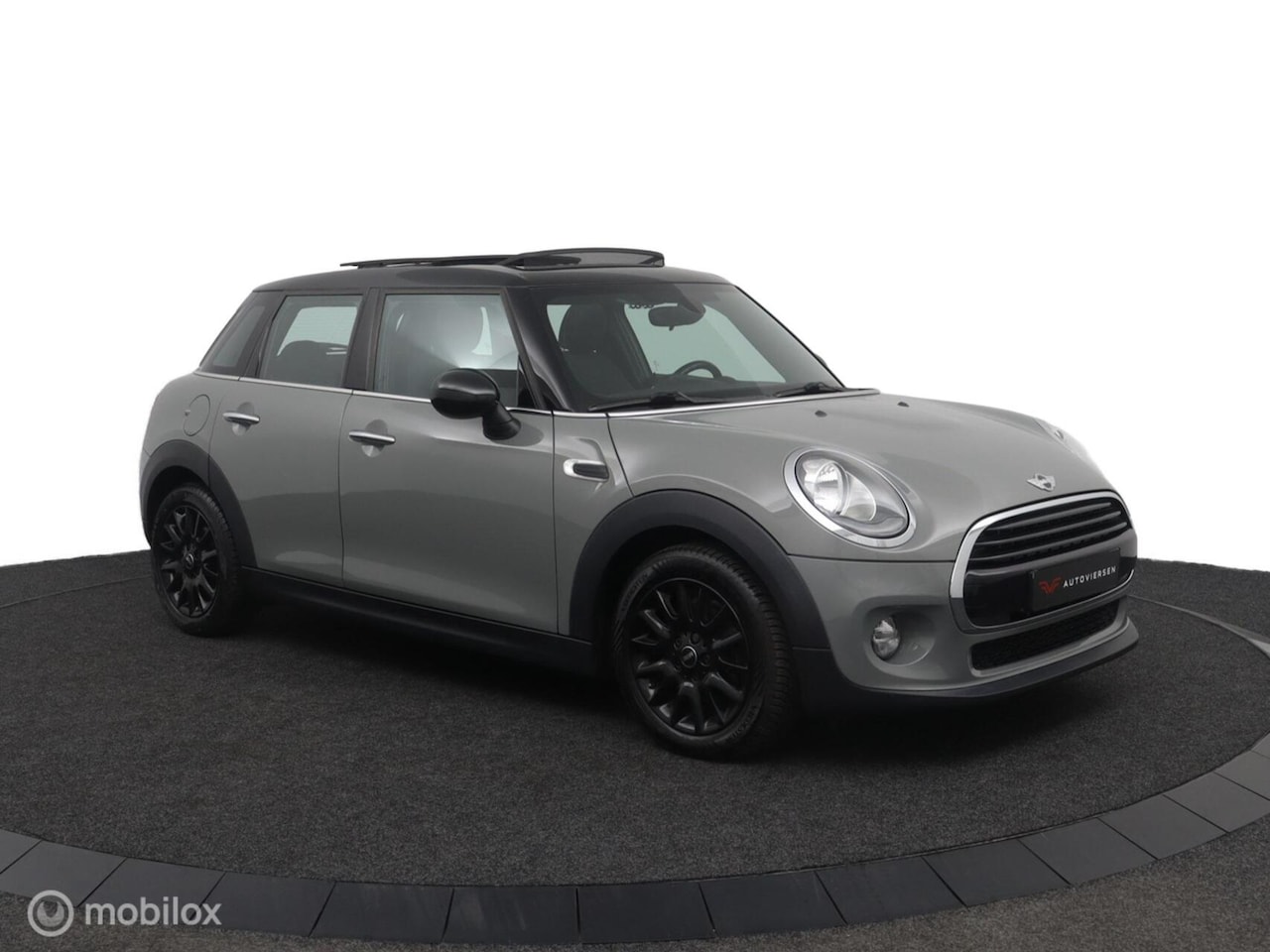 MINI 5-Deurs - 1.5 Cooper Business | PANO | NAVI | CRUISE| CLIMATE| 16" - AutoWereld.nl