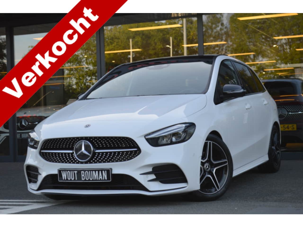 Mercedes-Benz B-klasse - 180 AMG-Line Led Panorama Widescreen Camera CarPlay Augmented Pdc - AutoWereld.nl