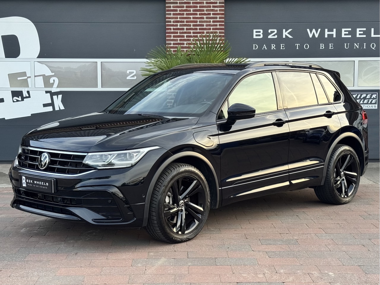 Volkswagen Tiguan - 1.4 TSI eHybrid R-Line Business+ | Black style | IQ Light | Stoel-stuur verw | Camera | SO - AutoWereld.nl