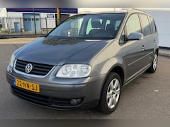 Volkswagen Touran - 1.6-16V FSI Highline Airco Trekhaak Cruise 6Bak