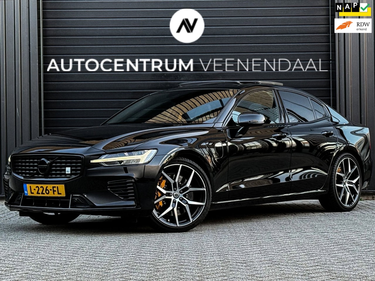 Volvo S60 - 2.0 T8 AWD Polestar Engineered 405 PK PANO/BREMBO/H&K/HUD/LEER - AutoWereld.nl