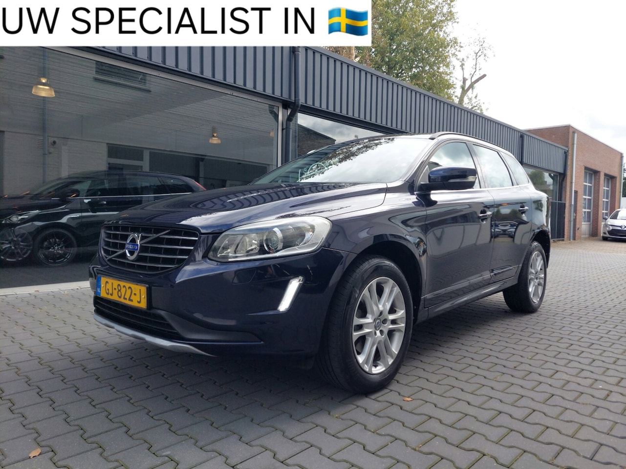 Volvo XC60 - 2.0 T5 FWD Momentum Navi Clima PDC Trekhaak Regensensor Stoelverwarming Electrische achter - AutoWereld.nl