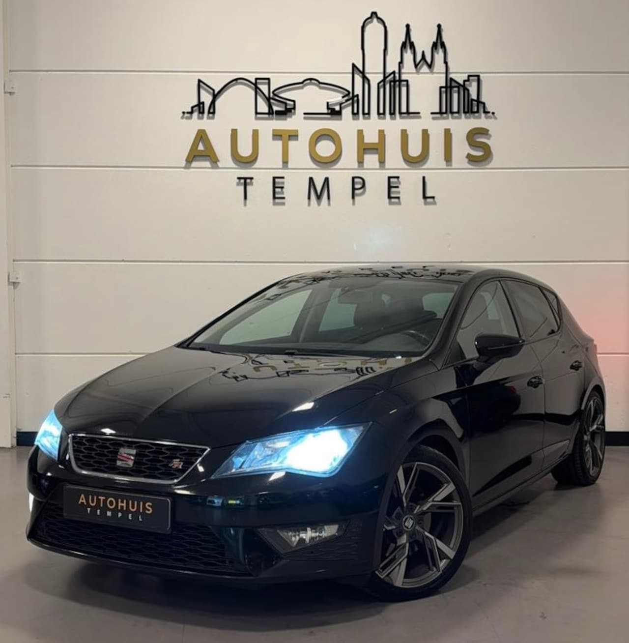 SEAT Leon - 1.8 TSI FR Automaat Airco Cruise Leder/Stof 18Inch - AutoWereld.nl