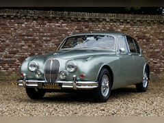 Jaguar Mark II - Professional \"Nut&Bolt\" restored - After restoration serviced by marque-specialists, Acc