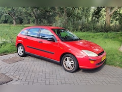 Ford Focus - 1.6-16V Ambiente