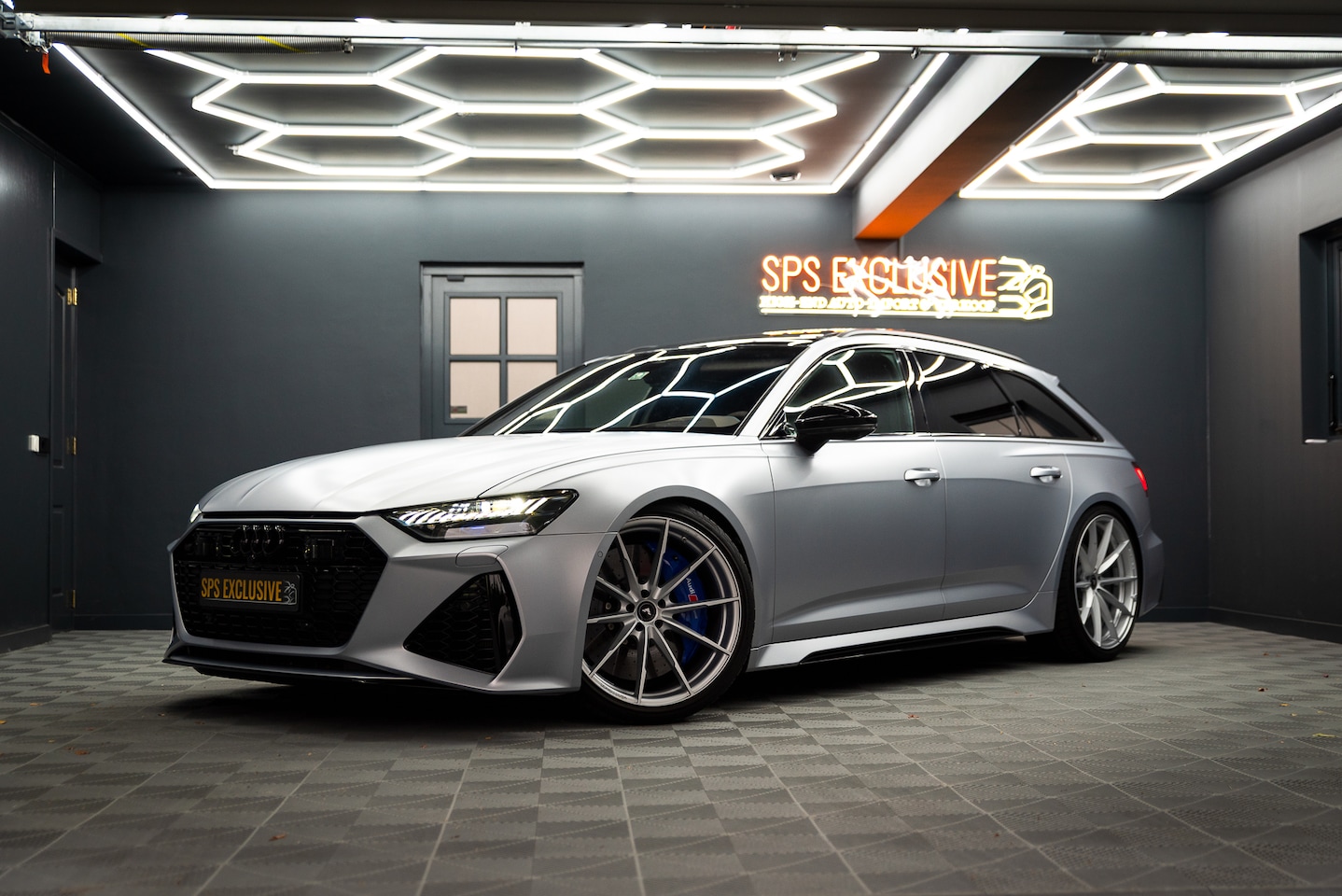 Audi A6 Avant - RS 6 TFSI quattro Keramisch / Dynamic+ / Exclusive matte Florett / Softclose / Achterasbes - AutoWereld.nl