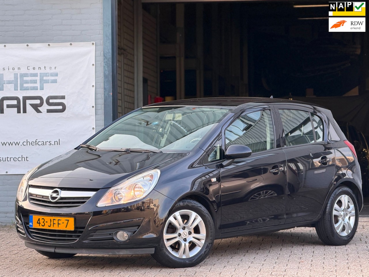 Opel Corsa - 1.4|NAP|AIRCO|CRUISE|5DEURS|3EIGENAAR|BOEKJES! - AutoWereld.nl