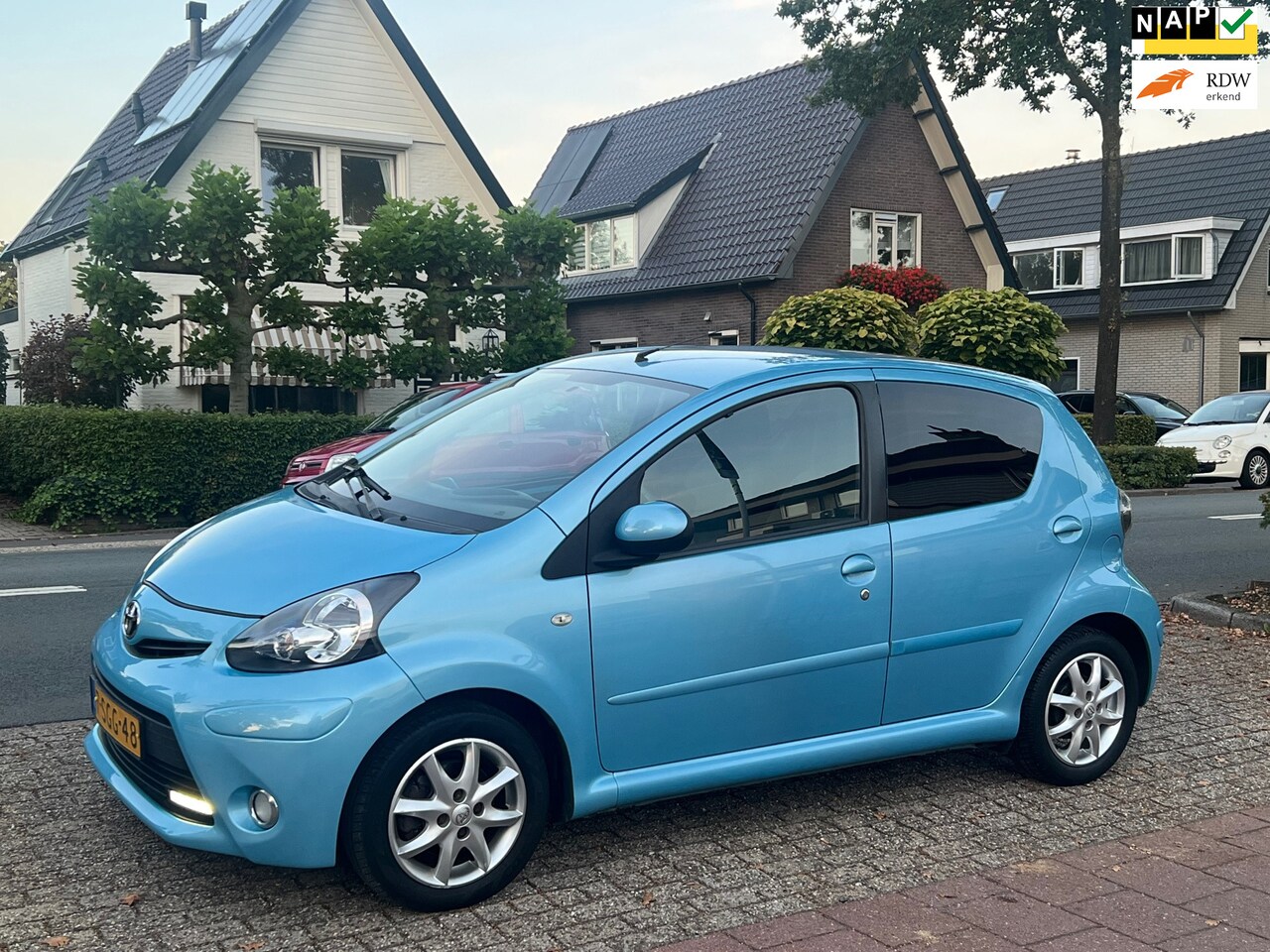 Toyota Aygo - 1.0 VVT-i Dynamic Blue NL-AUTO-NAP - AutoWereld.nl