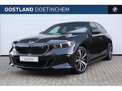 BMW i5 - eDrive40 M Sport Pro Edition / Panoramadak / Trekhaak / M Multifunctionele Stoelen / Comfo