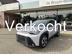 Toyota Aygo X - Hybrid 115 pulse stoelverwarming / keyless start / parkeersensoren voor + achter / Navigat