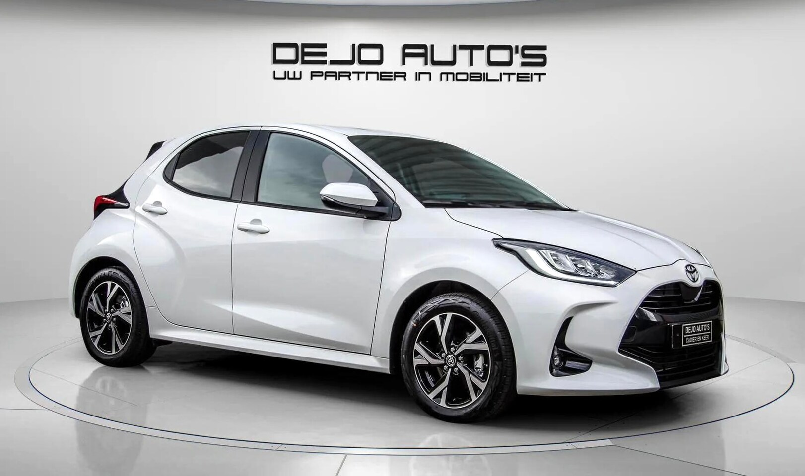 Toyota Yaris - 1.5 Hybrid 115 DYNAMIC NAVI-CARPLAY CAMERA STOEL+STUUR VERWARMD LM VELGEN - AutoWereld.nl