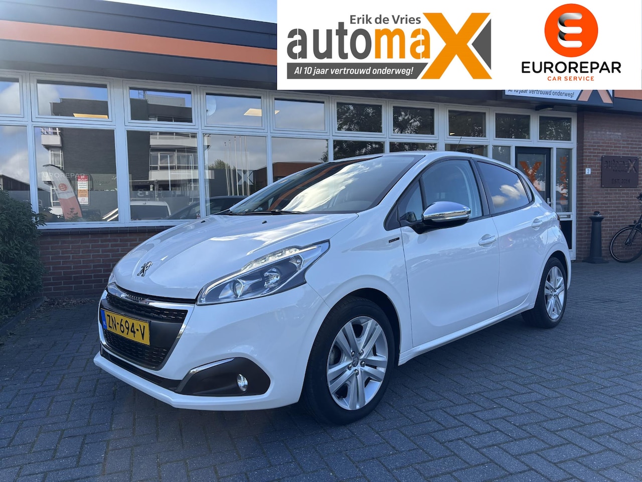 Peugeot 208 - 1.2 PureTech Signature |Navi|Bleutooth| - AutoWereld.nl
