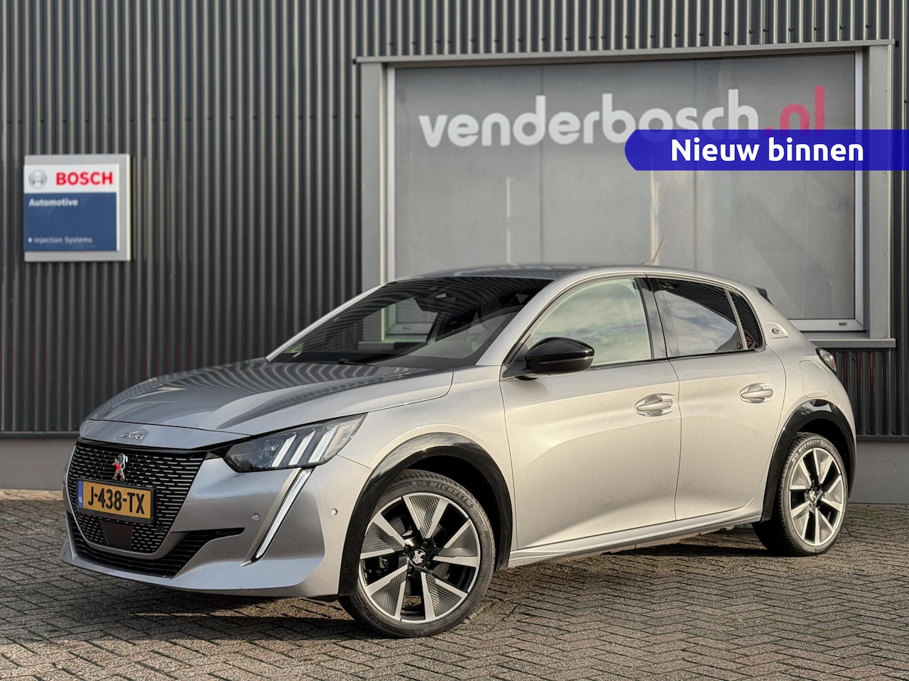 Peugeot e-208 - EV GT Pack 50 kWh 136pk Adaptief | Stoelverwarming | 360 camera - AutoWereld.nl