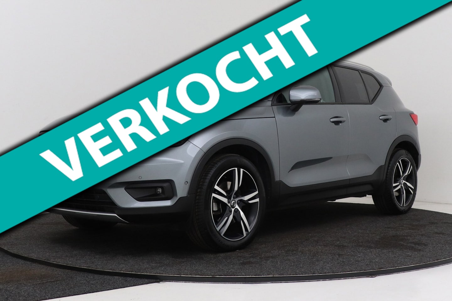 Volvo XC40 - 2.0 T5 AWD Intro Edition | Uitklap Trekhaak | Panoramadak | Org NL | Leer | Harman/Kardon - AutoWereld.nl