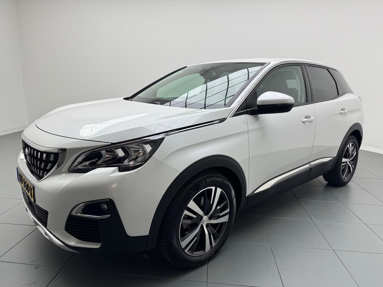 Peugeot 3008 - 1.6 BlueHDi Blue Lease Executive 120 Pk Airco Navi Pdc 116 dkm Nap - AutoWereld.nl