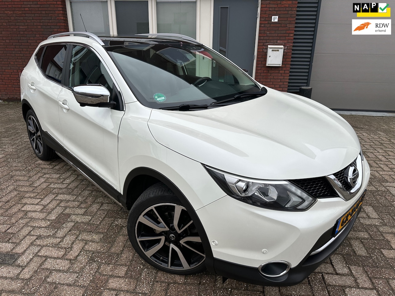 Nissan Qashqai - 1.2 Tekna + / 1e Eig / Pano / Leder / Camera / Navi / AUT - AutoWereld.nl
