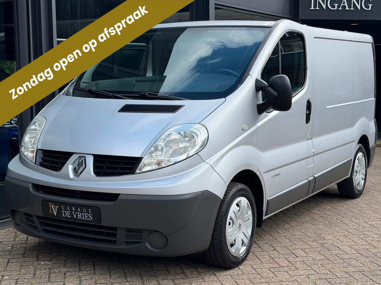 Renault Trafic - 2.0-16V T27 L1H1 Grijs Kenteken Benzine Airco Orig NL NAP - AutoWereld.nl