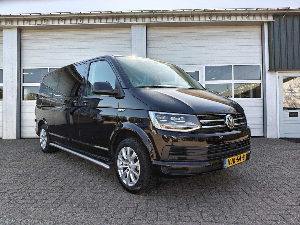 Volkswagen Transporter Kombi - 2.0TDI DC 4X4 LEER! - AutoWereld.nl