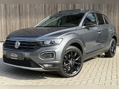 Volkswagen T-Roc - 1.5 TSI Sport PANO | KEYLESS | ACC | BLACKSTYLE | LANEASSIST