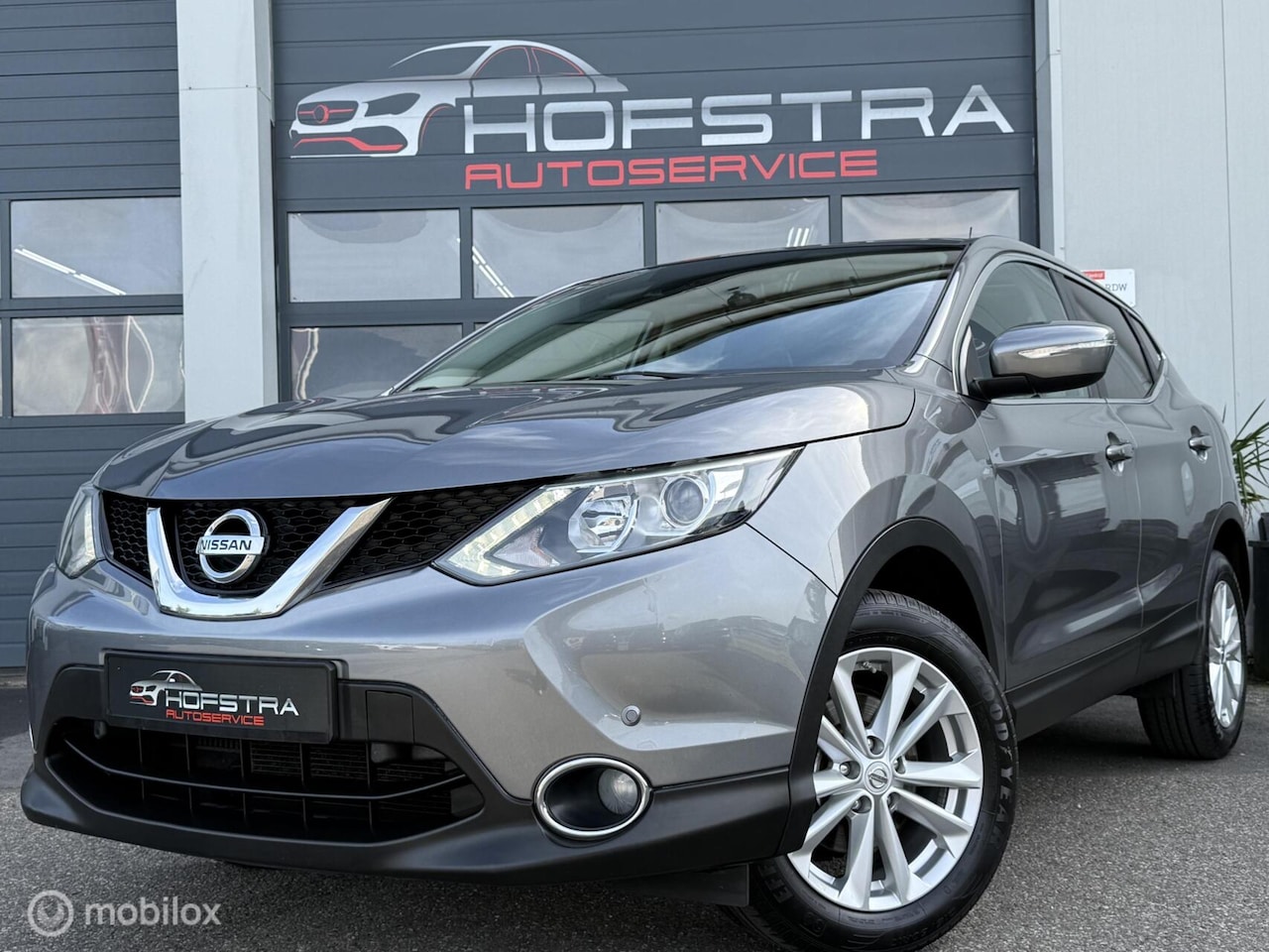 Nissan Qashqai - 1.2 Premier Edition Pano Camera Trekhk Clima - AutoWereld.nl
