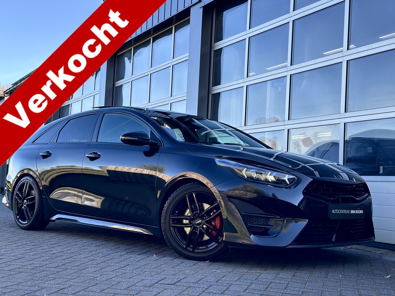 Kia Pro cee'd - 1.5 T-GDi GT-PlusLine | Automaat | Panodak | Black Edition | Adapt Cruise | Zomer/winterse - AutoWereld.nl