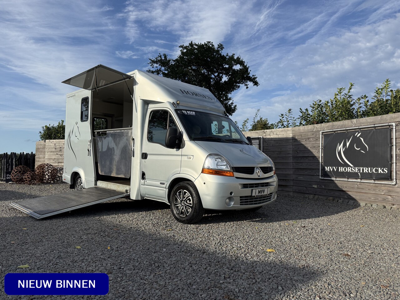 Renault Master - | HORSETRUCK | TVW 2021 | CLASSIC 3XL | 2008 | OPBOUW 2021 | 150PK | 3-SEAT | L3 | MANUAL - AutoWereld.nl