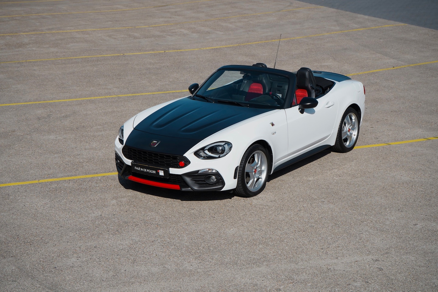 Fiat 124 Spider - 1.4 MultiAir Turbo Abarth 1.4 MultiAir Turbo Abarth - AutoWereld.nl