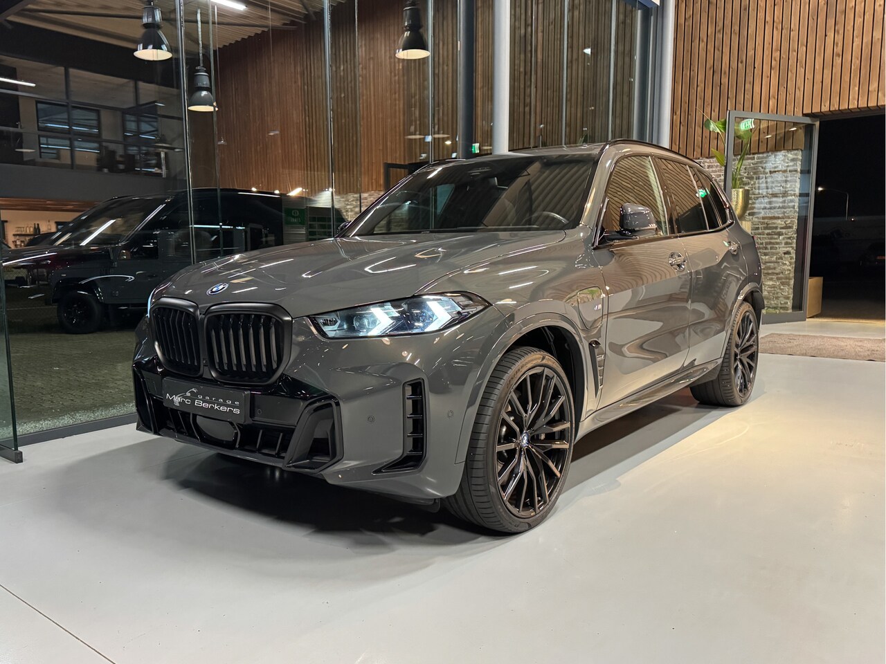 BMW X5 - xDrive50e M-Sport Pro, Pano, HUD, Dravitgrau - AutoWereld.nl