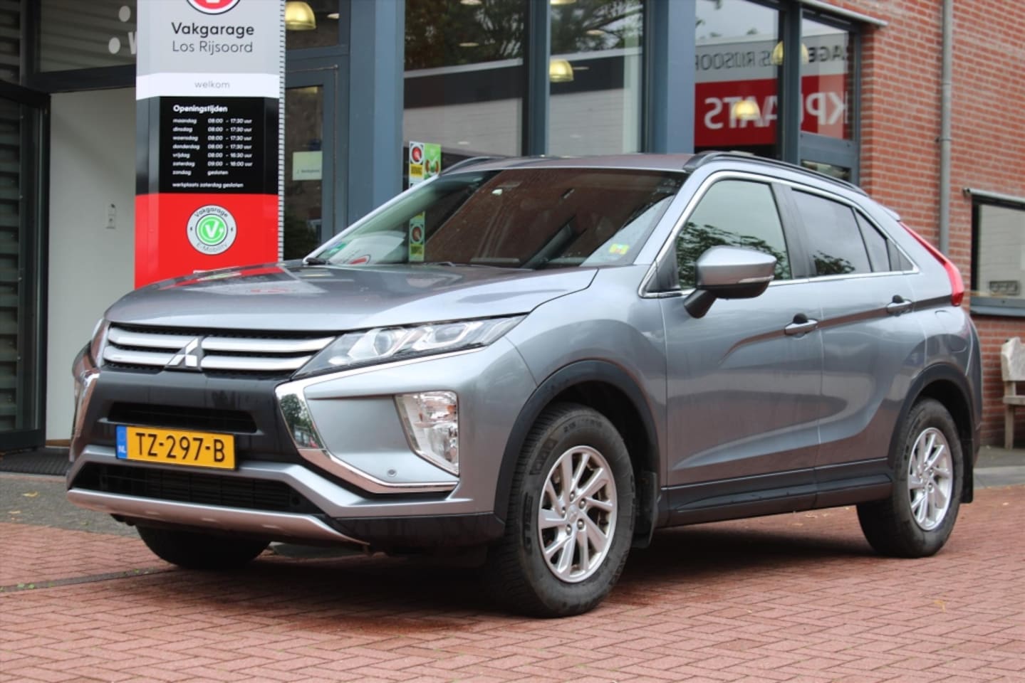 Mitsubishi Eclipse Cross - 1.5 DI-T *Pure* | Trekhaak | Carplay | Camera | Cruise & Climate Control | PDC | Privacy | - AutoWereld.nl