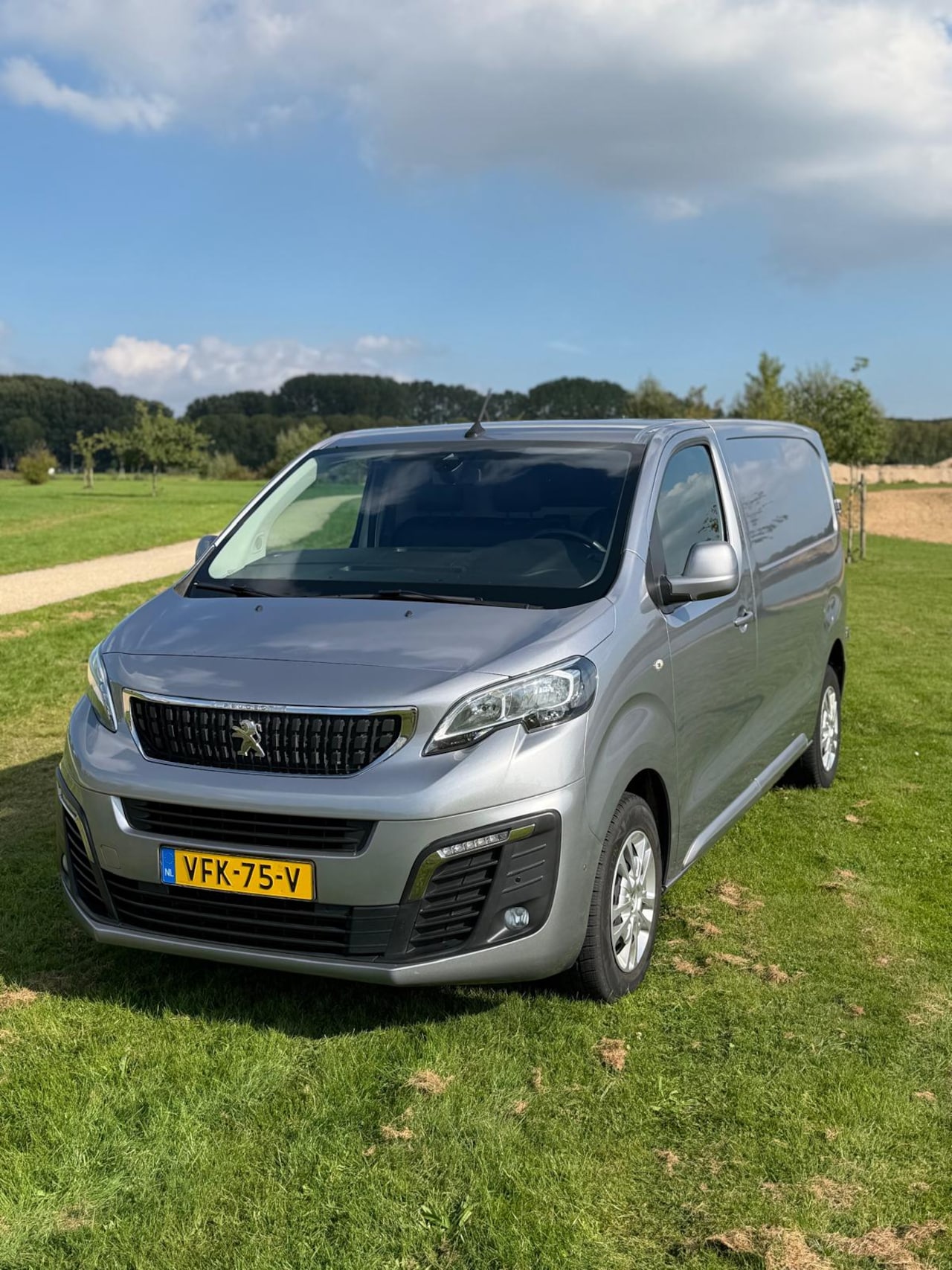Peugeot Expert - 2.0 BlueHDI 120 Standard Asphalt - AutoWereld.nl