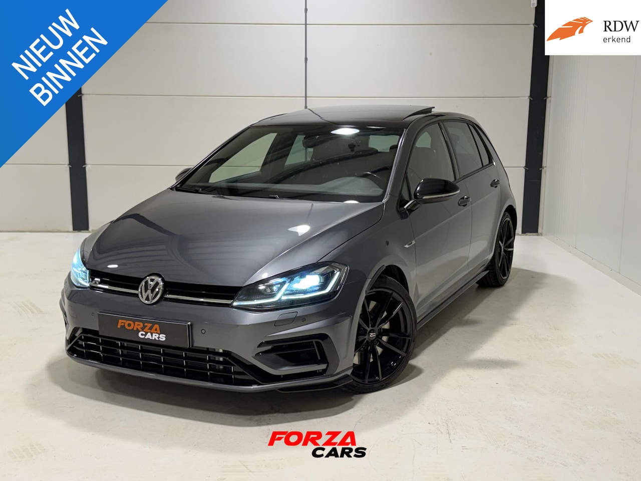 Volkswagen Golf - 2.0 TSI 4Motion R | PANO | 380PK | Keyless - AutoWereld.nl
