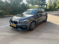 BMW 1-serie - 118i Executive Edition Sportline, alarm, apple carplay, lichtpakket, 17"lichtmetalen velgen
