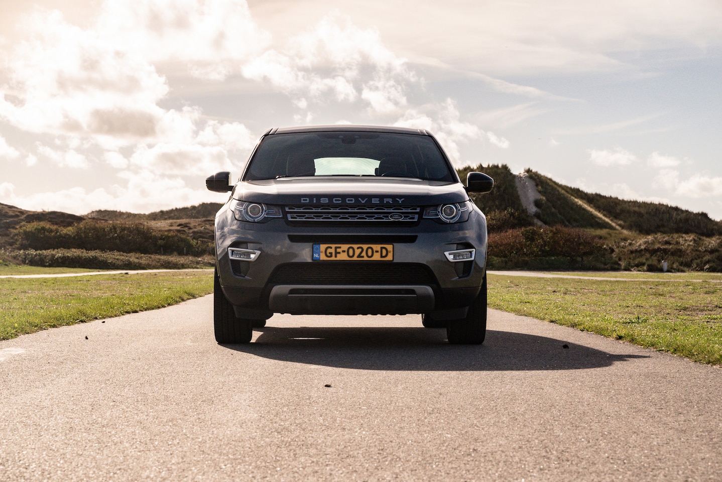 Land Rover Discovery Sport - 2.0 Si4 4WD HSE Luxury - MERIDIAN AUDIO - LEDER - PANORAMADAK - 20 INCH - CAMERA - AutoWereld.nl
