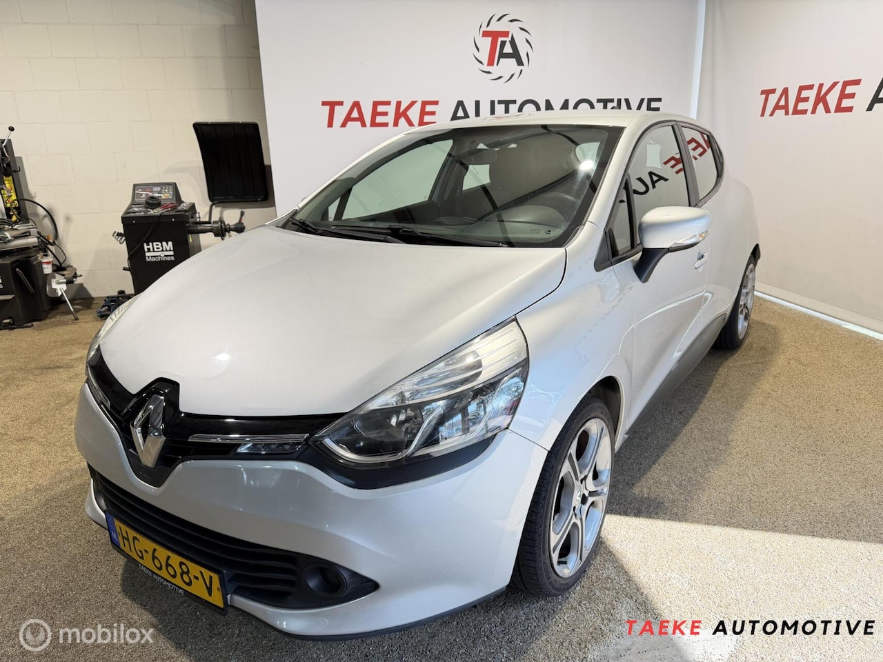 Renault Clio - 0.9 TCe ECO Night&Day AIRCO/CRUISE/NAVI/NAP/APK - AutoWereld.nl