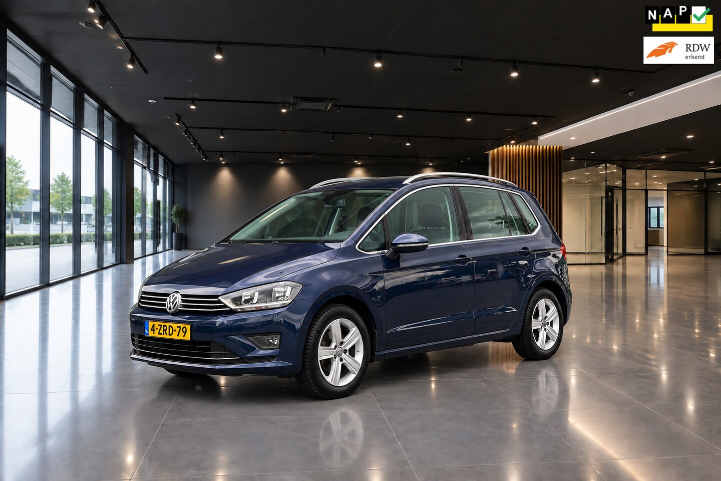 Volkswagen Golf Sportsvan - 1.2 TSI HIGHLINE CLIMA NAVI - AutoWereld.nl