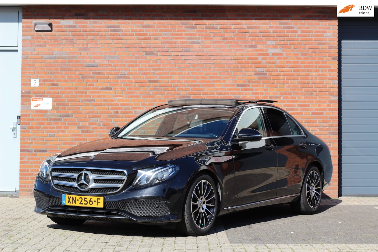 Mercedes-Benz E-klasse - 220 d | PANO Widescreen 360 Leder - AutoWereld.nl