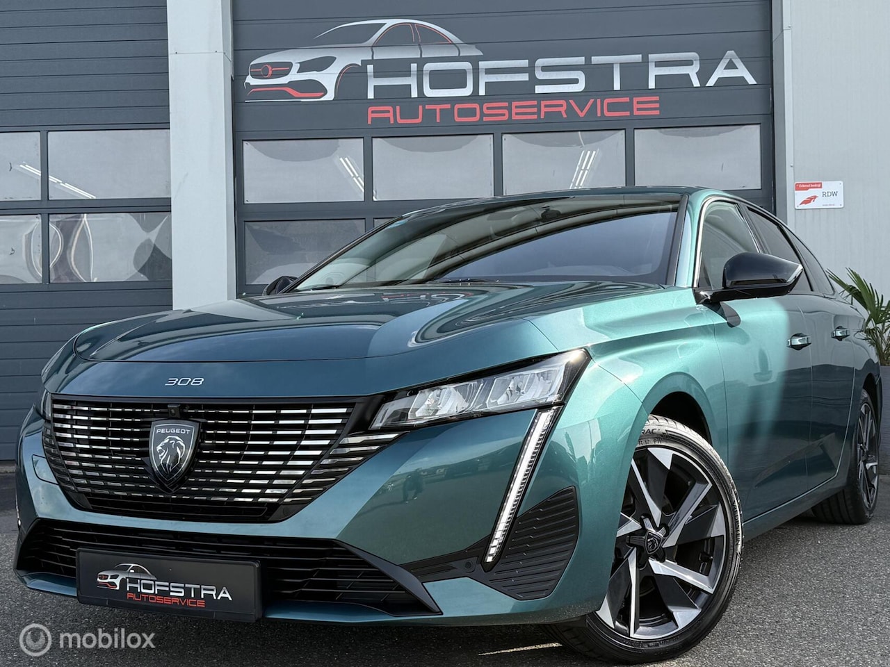Peugeot 308 SW - 1.2 PureTech Allure Pack Aut. Trekhk 360-Camera Winterpack - AutoWereld.nl