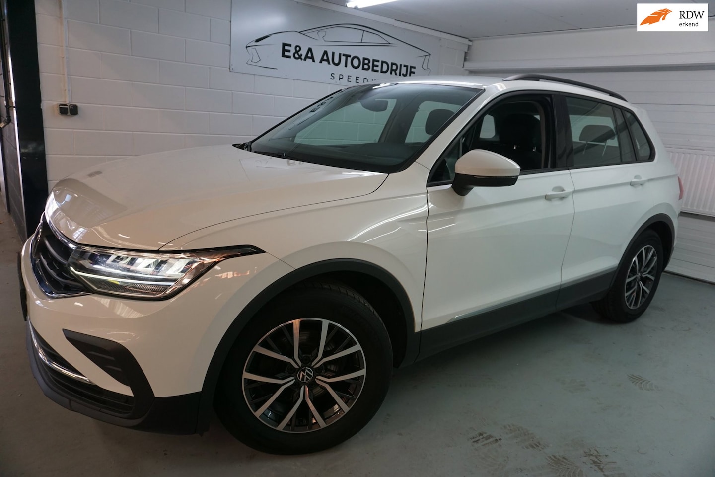 Volkswagen Tiguan - 2.0 TDI Comfortline Business €15950EX BTW - AutoWereld.nl
