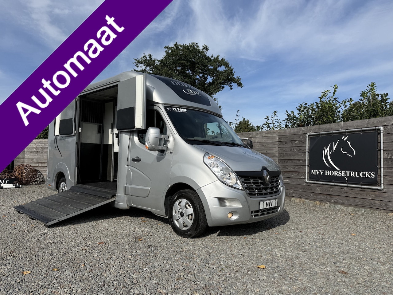 Renault Master - | HORSETRUCK | STX | STALLION 3XL | 2015 | HENGST | AUTOMATIC | 150PK | L3 | 3-SEAT | NO V - AutoWereld.nl
