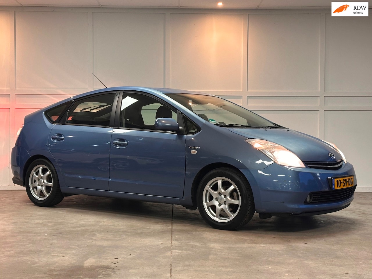 Toyota Prius - 1.5 VVT-i Business Edition 1.5 VVT-i Business Edition - AutoWereld.nl