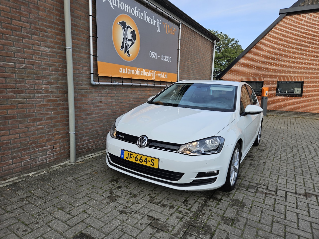 Volkswagen Golf - 1.0 TSI Business Edition Connected 1.0 TSI Business Edition Connected - AutoWereld.nl