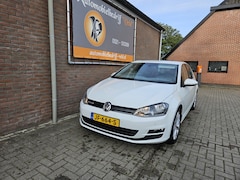 Volkswagen Golf - 1.0 TSI Business Edition Connected