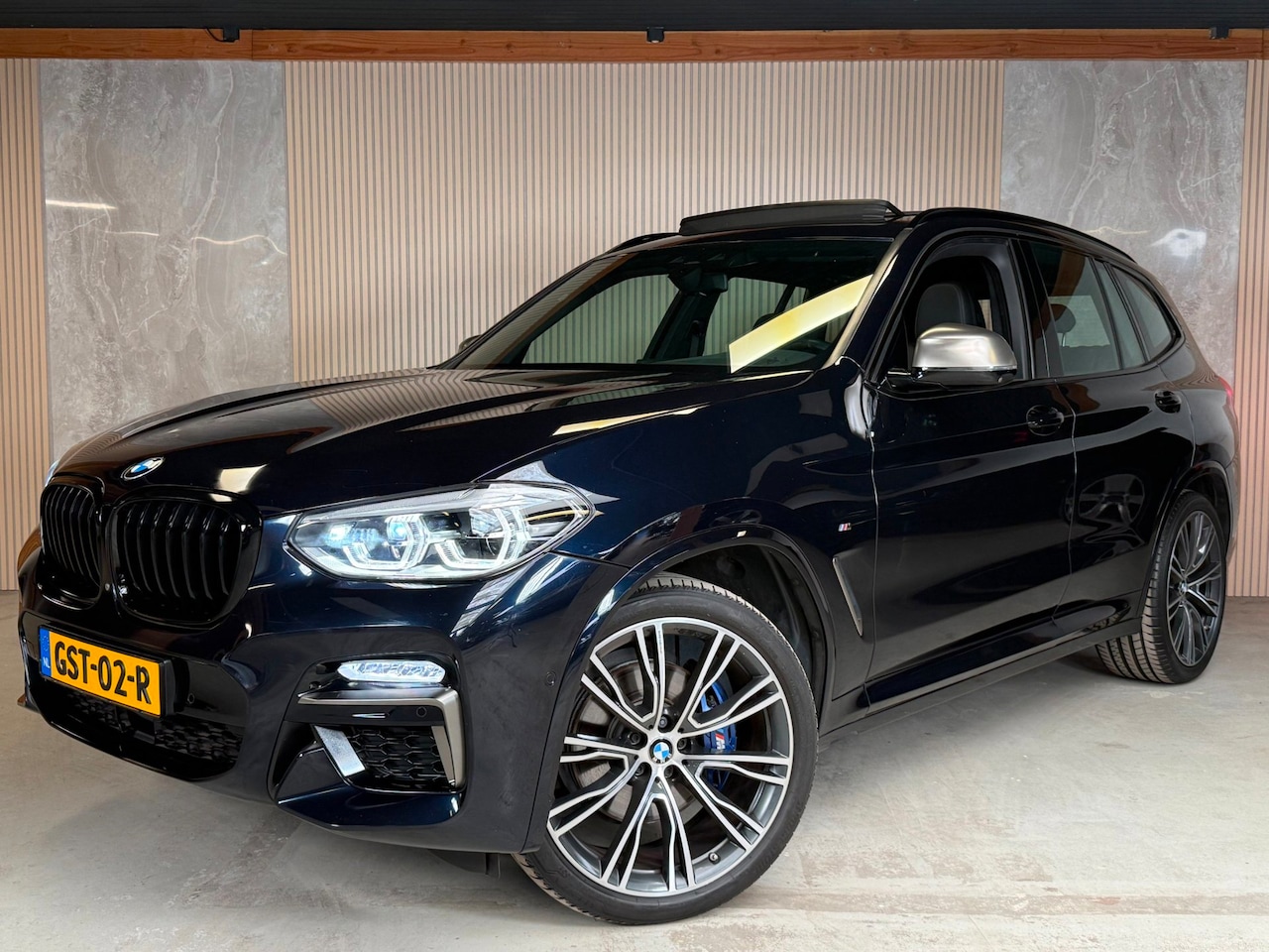 BMW X3 - M40i xDrive High Executive Pano Head-Up Lane Assist Airco Cruise Control - AutoWereld.nl