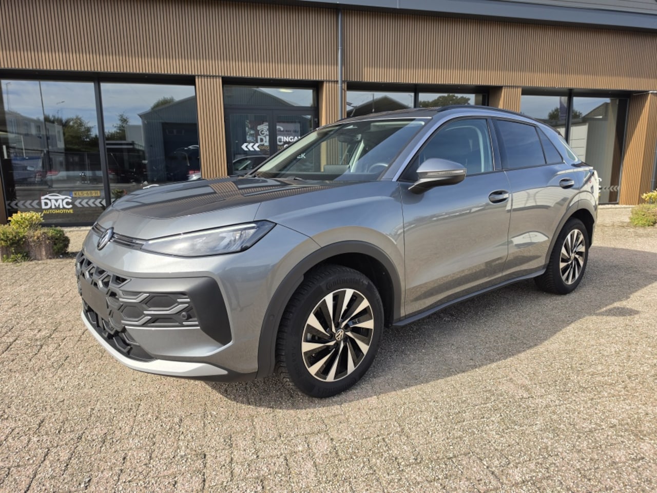 Volkswagen T-Roc - 1.5 eTSI 85 kW Life - AutoWereld.nl