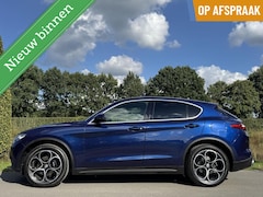 Alfa Romeo Stelvio - 2.0t Q4 Veloce, pano, Harman Kardon, 20"