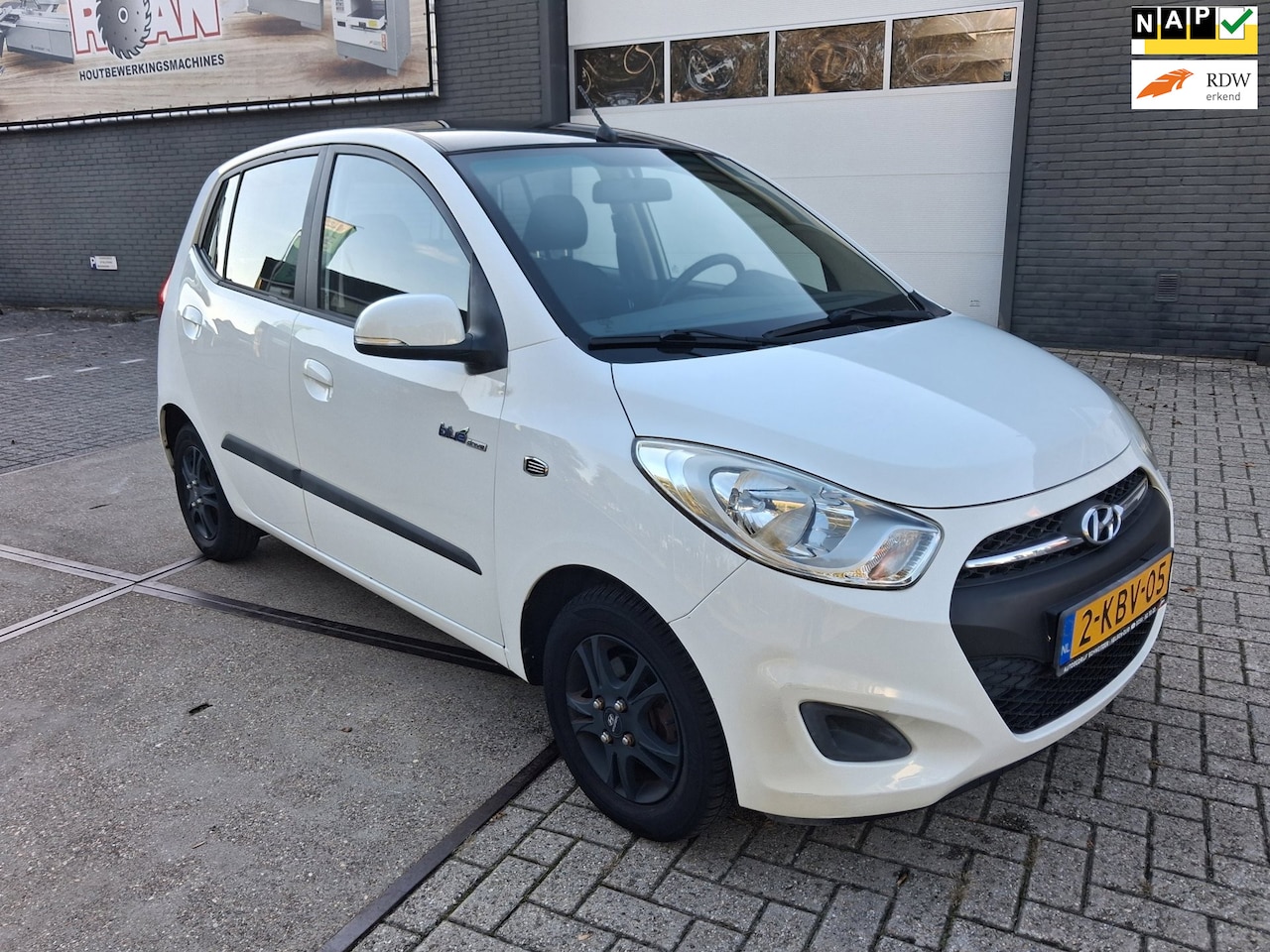 Hyundai i10 - 1.0 Black pack 1.0 Black pack (( ieuwe apk ))) - AutoWereld.nl