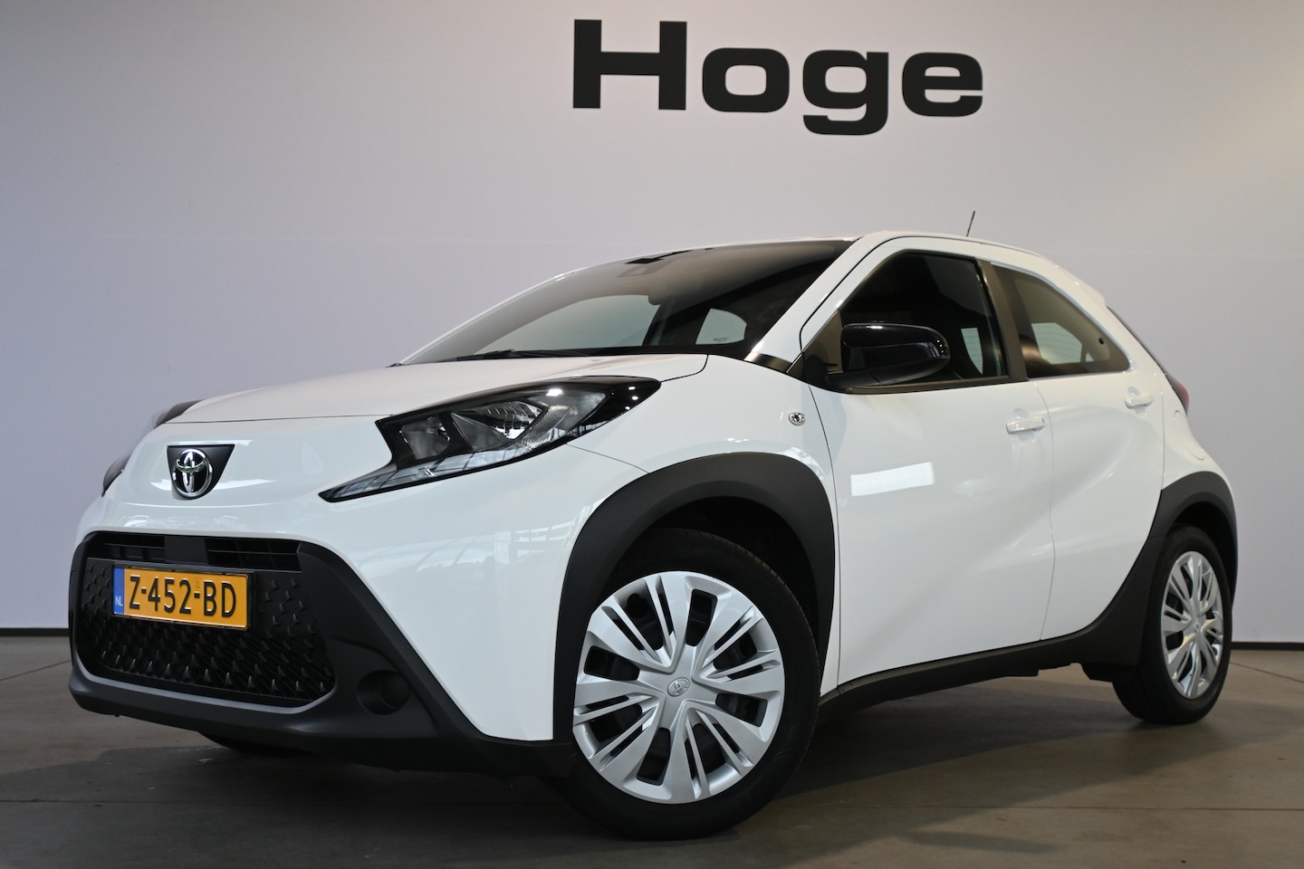Toyota Aygo X - 1.0 VVT-i MT Play Nap! Airco Adaptieve Cruise Camera CarPlay 1e Eigenaar! Inruil Mogelijk! - AutoWereld.nl