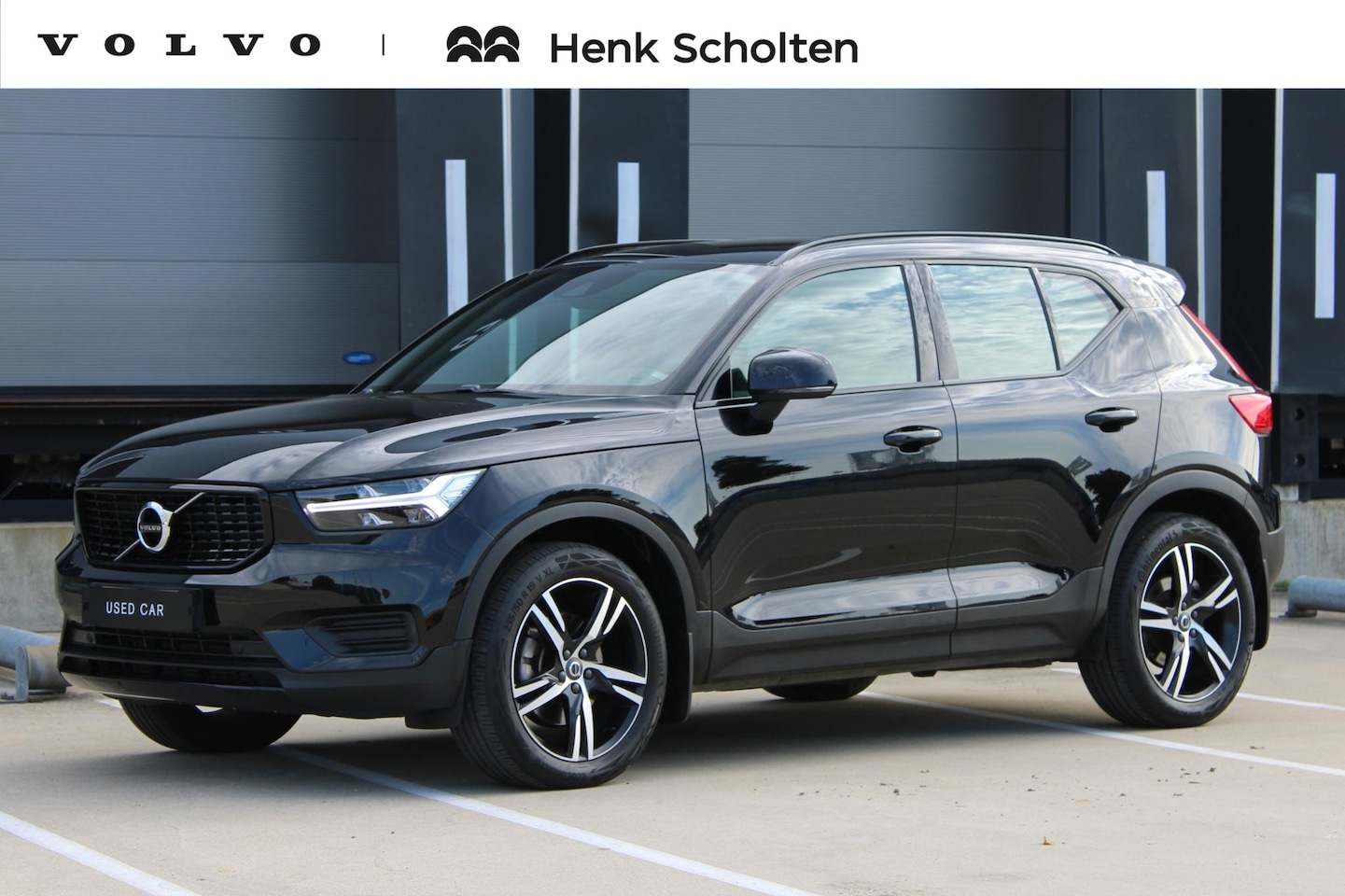 Volvo XC40 - 2.0 T4 R-Design | Premium audio by Harman Kardon | Verwarmbare voorstoelen | Trekhaak - AutoWereld.nl