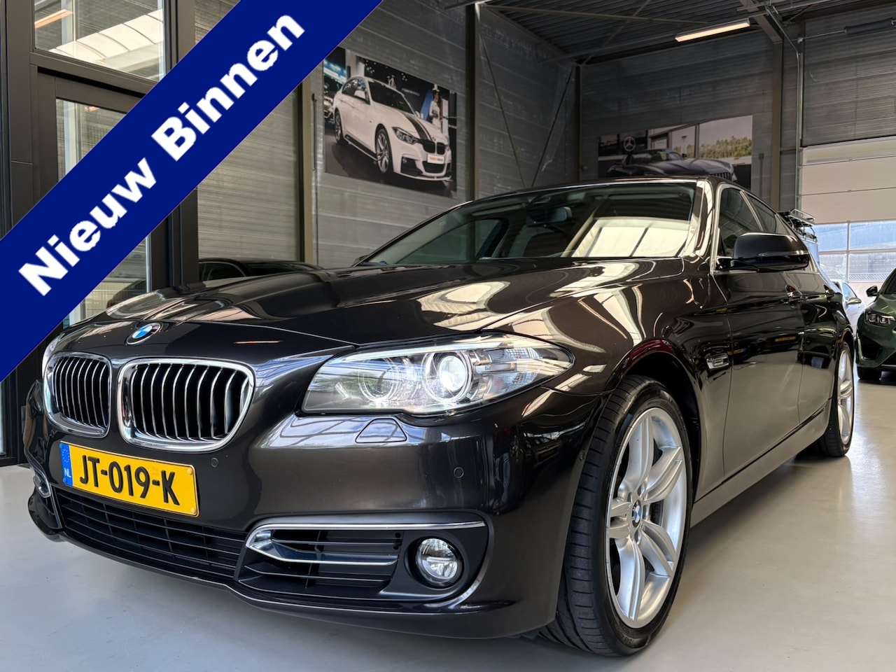 BMW 5-serie - 528xi Luxury Edition Camera, Leer, Elek Trekhaak - AutoWereld.nl