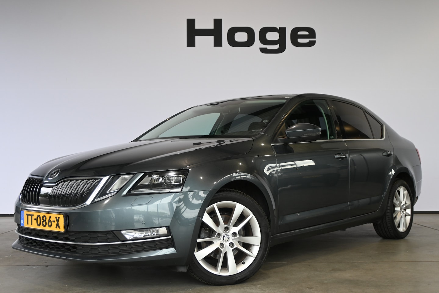 Skoda Octavia - 1.0 TSI Greentech Style Business Automaat Navigatie Carplay Stoelverwarming Inruil Mogelij - AutoWereld.nl